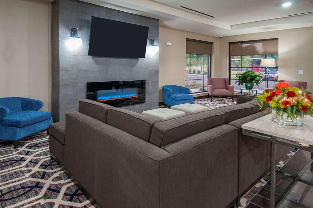 Comfort & Downtown Near Hotel 3*