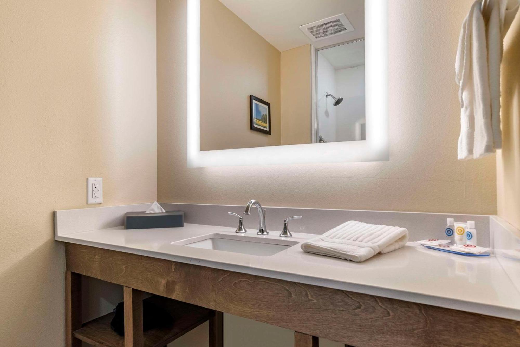 Comfort & Downtown Near Hotel