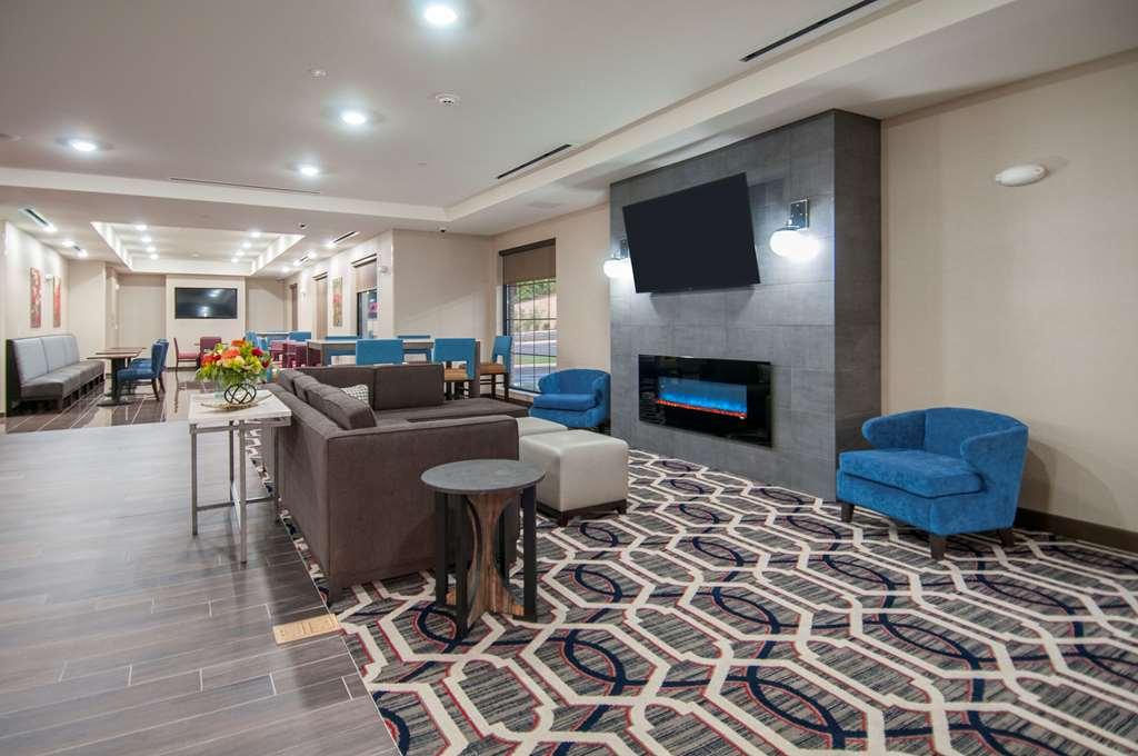 Comfort & Downtown Near Hotel 3*