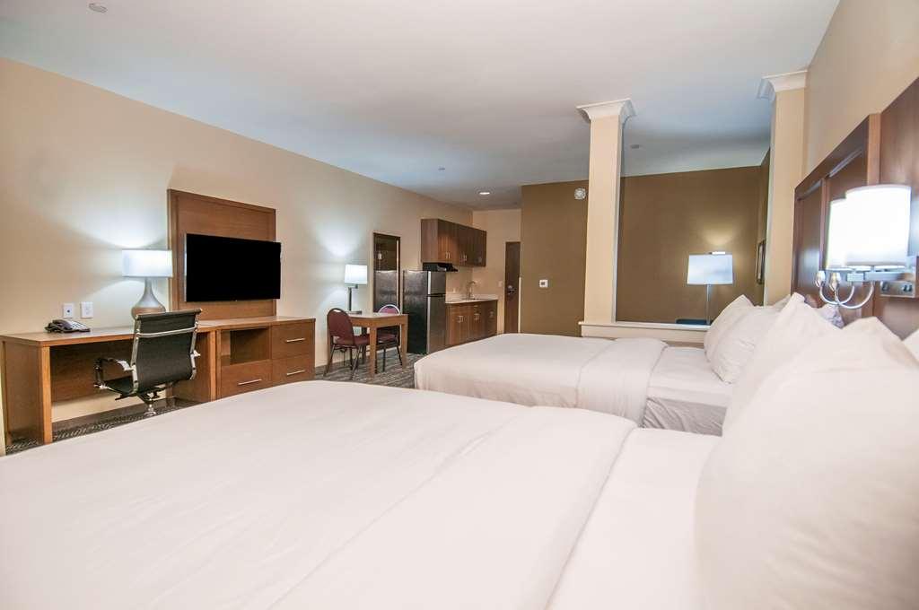 Hotel Comfort & Downtown Near 3*