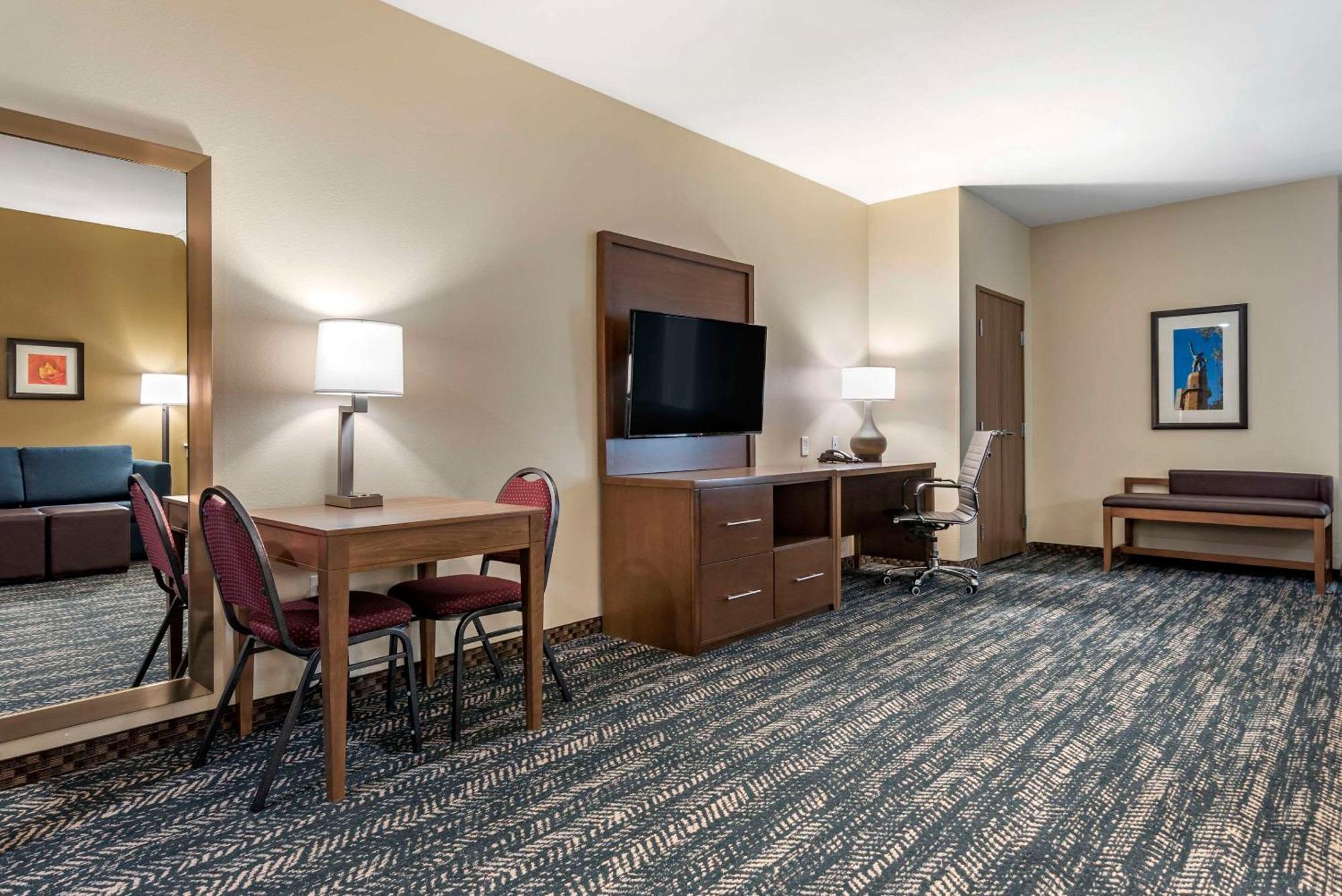 Comfort & Downtown Near Hotel Tuscaloosa